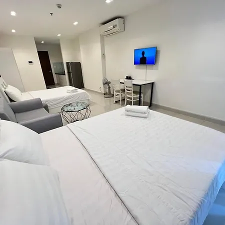 Two-Bed Homestay Near The Airport